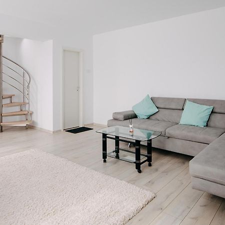 Stepo Sunset Apartment บูคาเรสต์ ภายนอก รูปภาพ